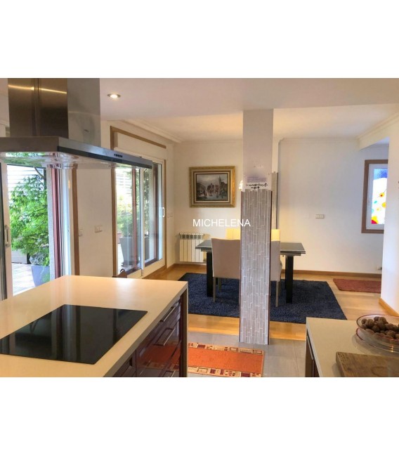 VENTA DE FANTÁSTICO PISO CON MAGNÍFICA TERRAZA EN PONTEVEDRA