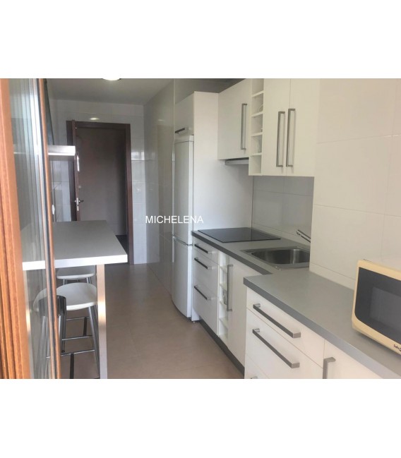 ALQUILER APARTAMENTO SEMI-AMUEBLADO ZONA EL BURGO