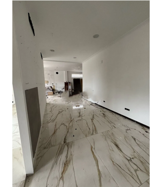 ALQUILER BAJO COMERCIAL DE 200 M2 EN PONTEVEDRA