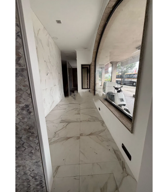 ALQUILER BAJO COMERCIAL DE 200 M2 EN PONTEVEDRA