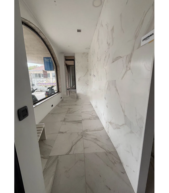 ALQUILER BAJO COMERCIAL DE 200 M2 EN PONTEVEDRA