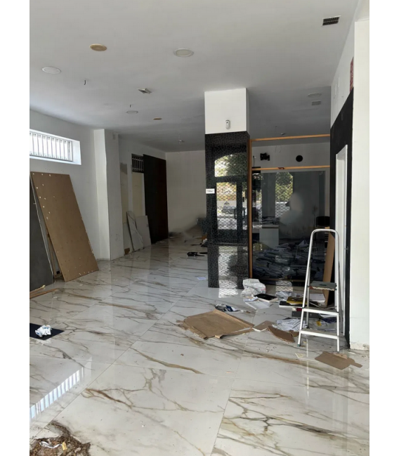 ALQUILER BAJO COMERCIAL DE 200 M2 EN PONTEVEDRA
