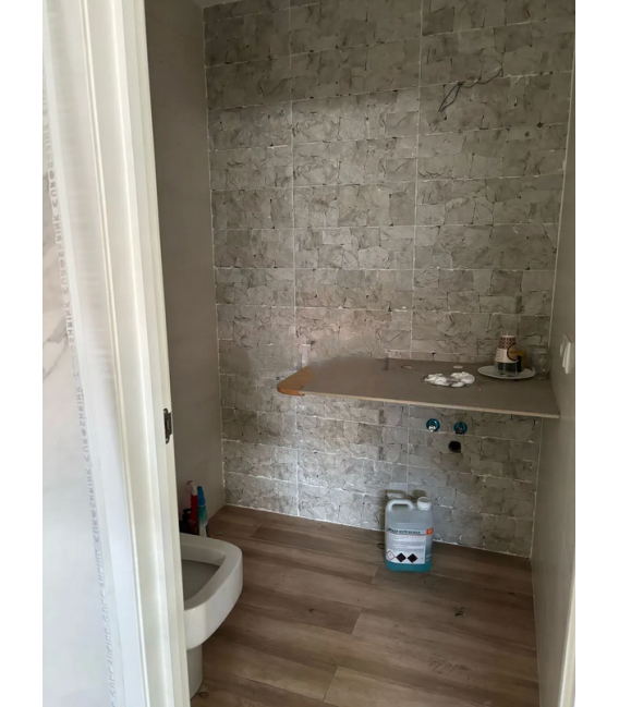 ALQUILER BAJO COMERCIAL DE 200 M2 EN PONTEVEDRA