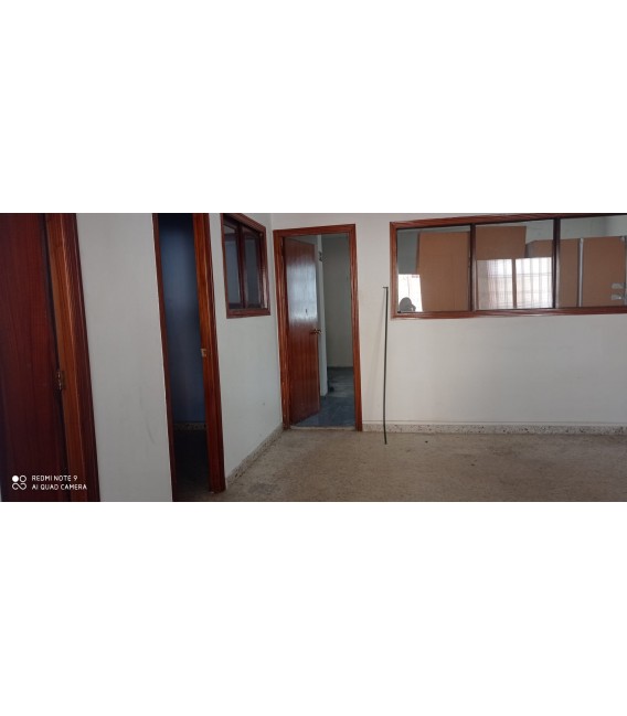 ALQUILA LOCAL COMERCIAL EN PONTEVEDRA (ZONA ALAMEDA)