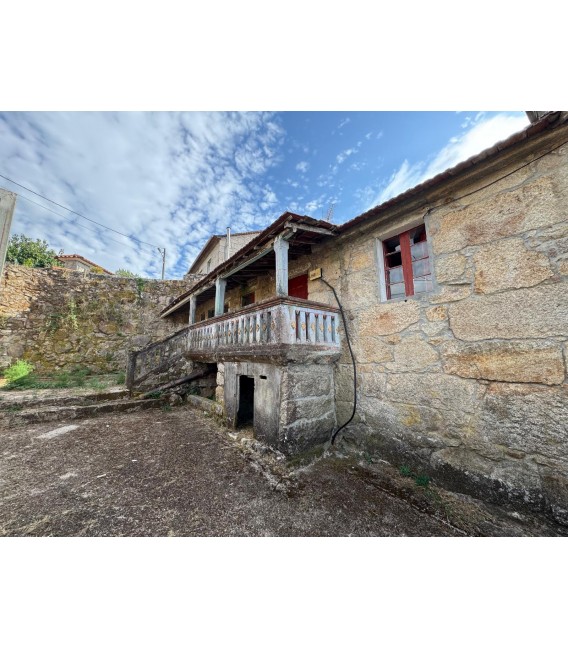 CASA EN VENTA PARA REFORMAR EN MEIS PONTEVEDRA