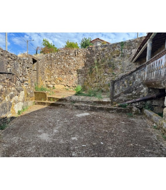 CASA EN VENTA PARA REFORMAR EN MEIS PONTEVEDRA