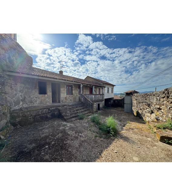 CASA EN VENTA PARA REFORMAR EN MEIS PONTEVEDRA
