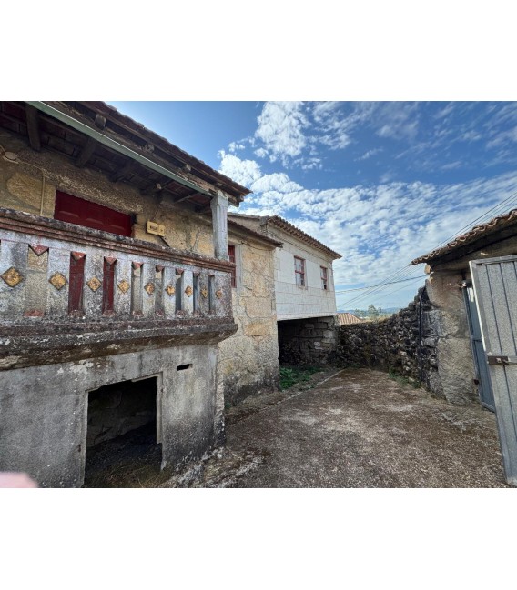 CASA EN VENTA PARA REFORMAR EN MEIS PONTEVEDRA