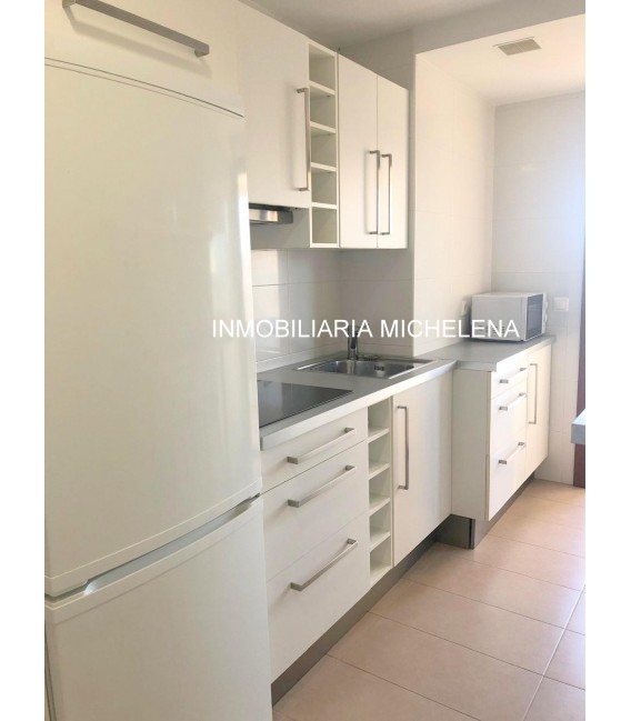 ALQUILER APARTAMENTO SEMI-AMUEBLADO ZONA EL BURGO