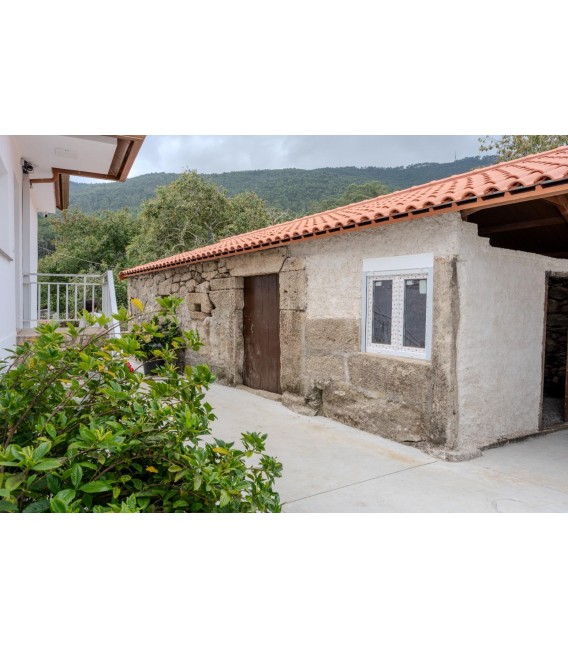 CASA CON TERRENO A CARDIÑA VILABOA