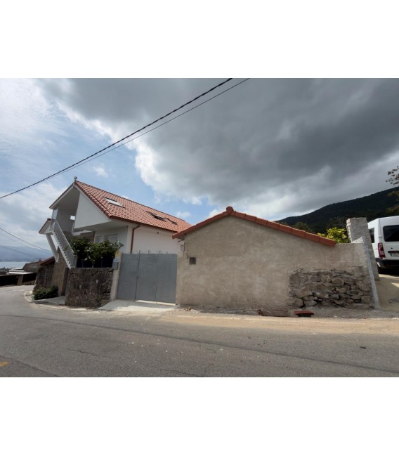 CASA CON TERRENO A CARDIÑA VILABOA