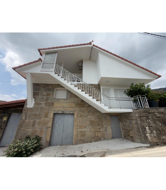 CASA CON TERRENO A CARDIÑA VILABOA