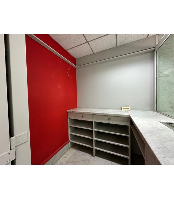BAJO COMERCIAL O BURGO LEREZ