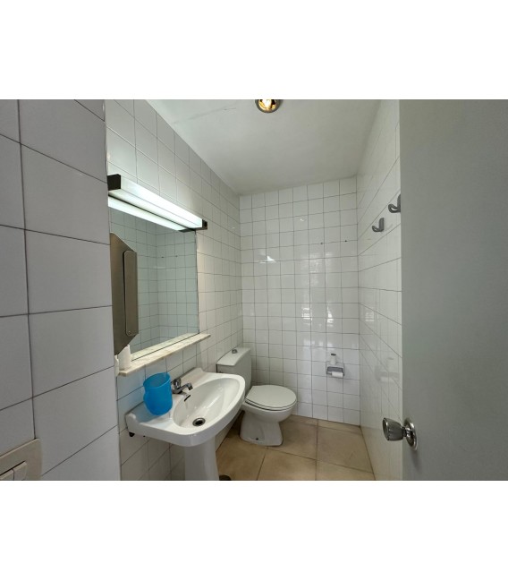 BAJO COMERCIAL O BURGO LEREZ
